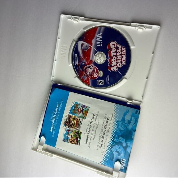 Super Mario Galaxy Nintendo Wii Game - Picture 4 of 5